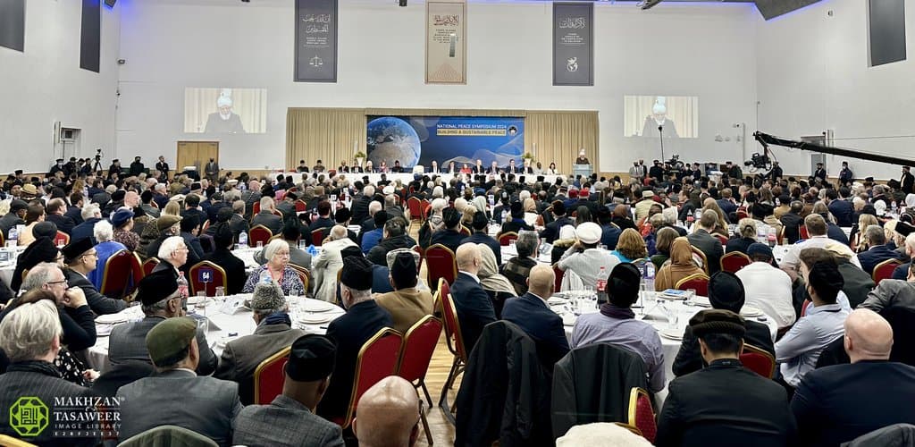 Perils of veto power on global peace: Hazrat Khalifatul Masih V delivers keynote address at UK Peace Symposium 2024