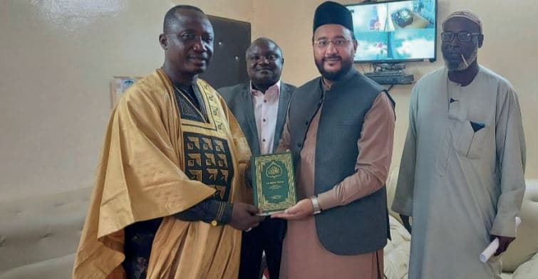 Jamaat delegation meets with Mayor of Council 2 of Niamey, Niger