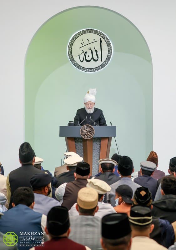 True righteousness and the real joy of Eid: Huzoor delivers sermon of Eid-ul-Fitr 2024