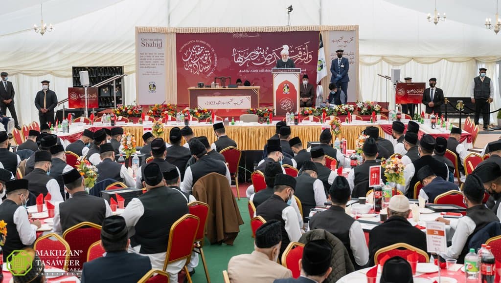 Loyalty, hard work and prayer is the secret to success: Hazrat Khalifatul Masih V addresses graduates at Jamia Ahmadiyya UK convocation 2024