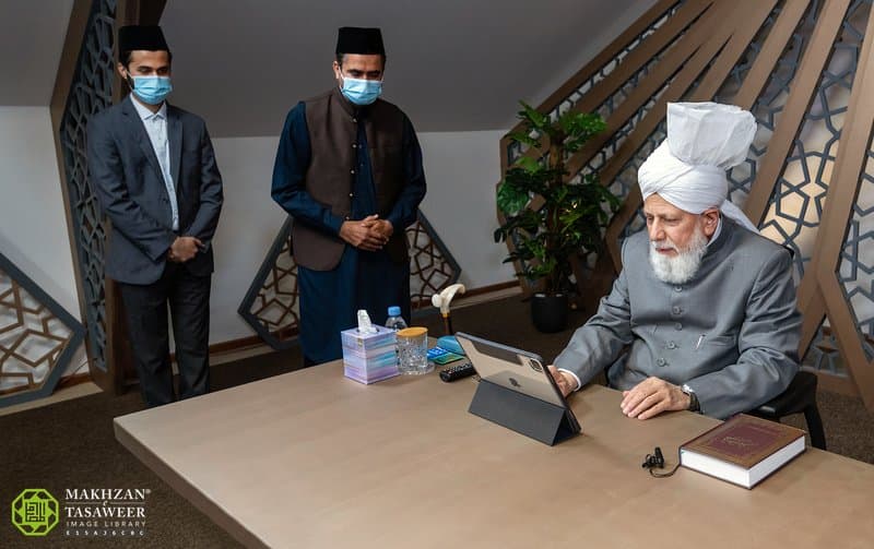 Hazrat Khalifatul Masih V launches Jamaat’s central Persian website, www.alislamfarsi.org