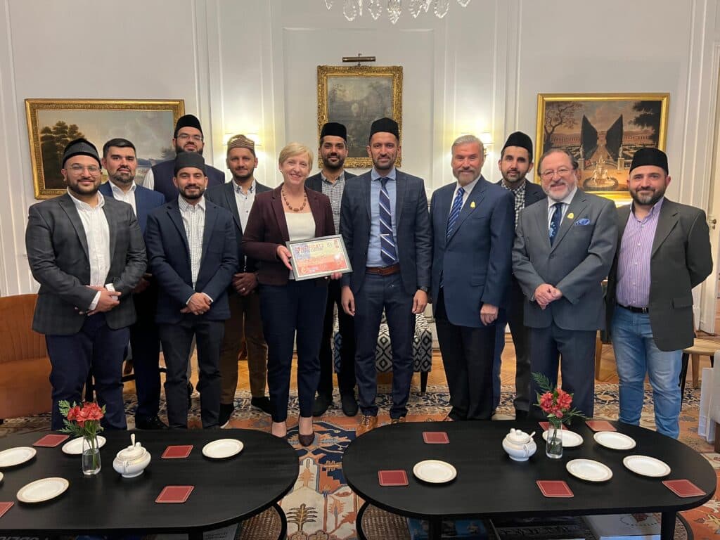 Waqf-e-Arzi: UK khuddam spread Islam’s message in Chile