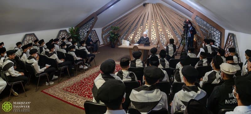 Learn and act on the Holy Quran’s teachings: Atfal from Norway meet Huzoor