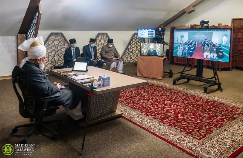 Strive to serve the Jamaat with humility: Jamaat-e-Ahmadiyya France’s national amila and local presidents meet Huzoor