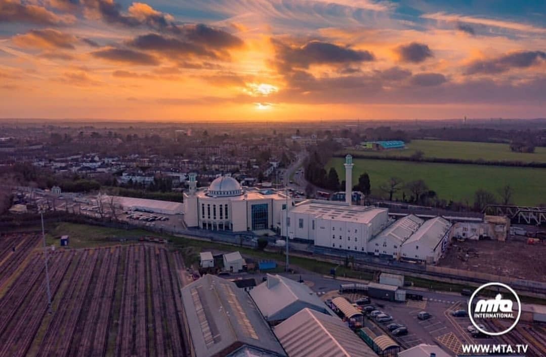‘You are soldiers serving in the righteous cause of Islam’s spiritual army’: Huzoor addresses waqifaat-e-nau at UK Ijtema 2025