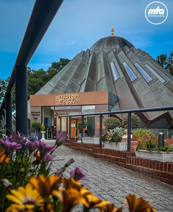 Only when both sides pursue piety, will righteous marriages be formed: Lajna Imaillah Germany receives guidance from Huzoor in mulaqat at Islamabad