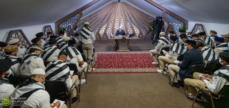 ‘Hard-working nations harvest history’s lessons’: MKA Germany Ishaat and IT teams honoured with a mulaqat with Huzoor