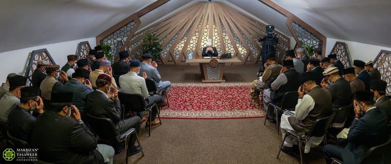 Personal connection is the key to progress: Members of Germany’s national amila receive guidance from Huzoor