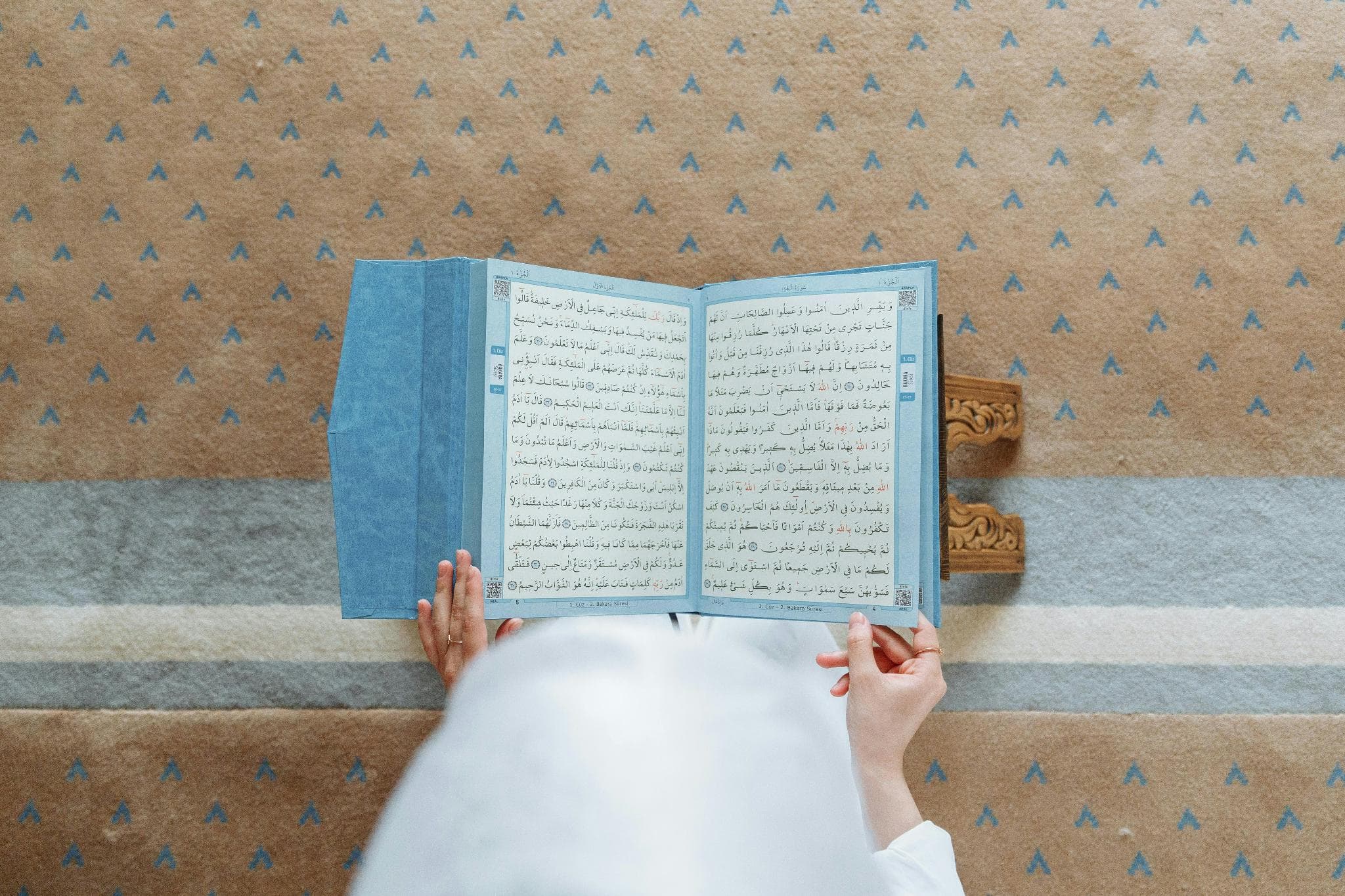 Answers to Everyday Issues – Part 90: Quran recitation during menstruation, buy-to-let mortgages, ‘impure women for impure men’, fidyah for missed Ramadan fasts, non-alcoholic beer, marrying non-Muslims, henna and tattoos