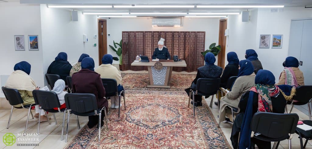 A Lajna sadr’s foremost duty is self-reformation: Presidents from Lajna Imaillah Germany’s NRW Mitte Region meet Huzoor