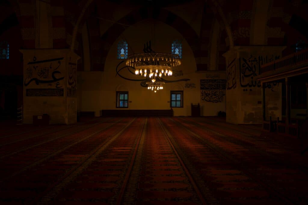 Tahajjud-Ramadan-Night-Mosque