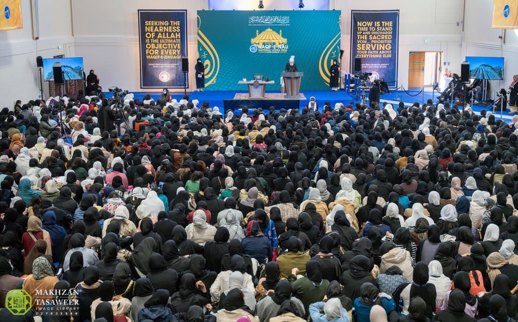 True peace and contentment lie in the nearness of Allah: Huzoor’s address to waqifaat-e-nau at UK Ijtema 2026