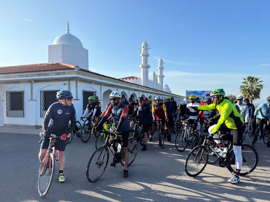 Over 100 cyclists take part in Ride4Peace Spain 2026