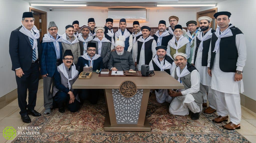 Unchecked desires and shifting priorities lead to ruin: US ansar from Great Lakes and Western New York meet Huzoor