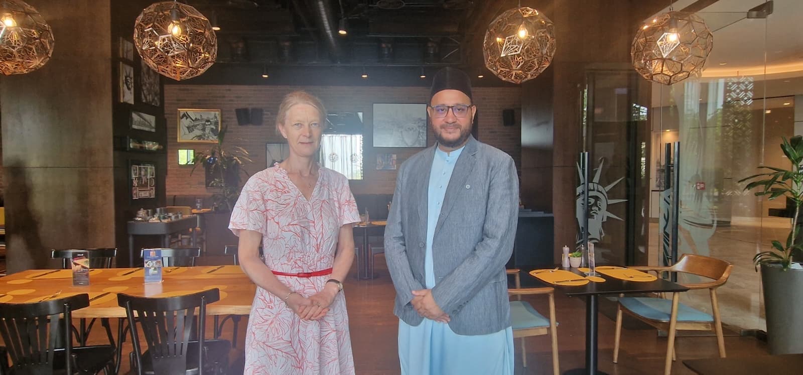 Jamaat delegation meets with the British Ambassador to Niger