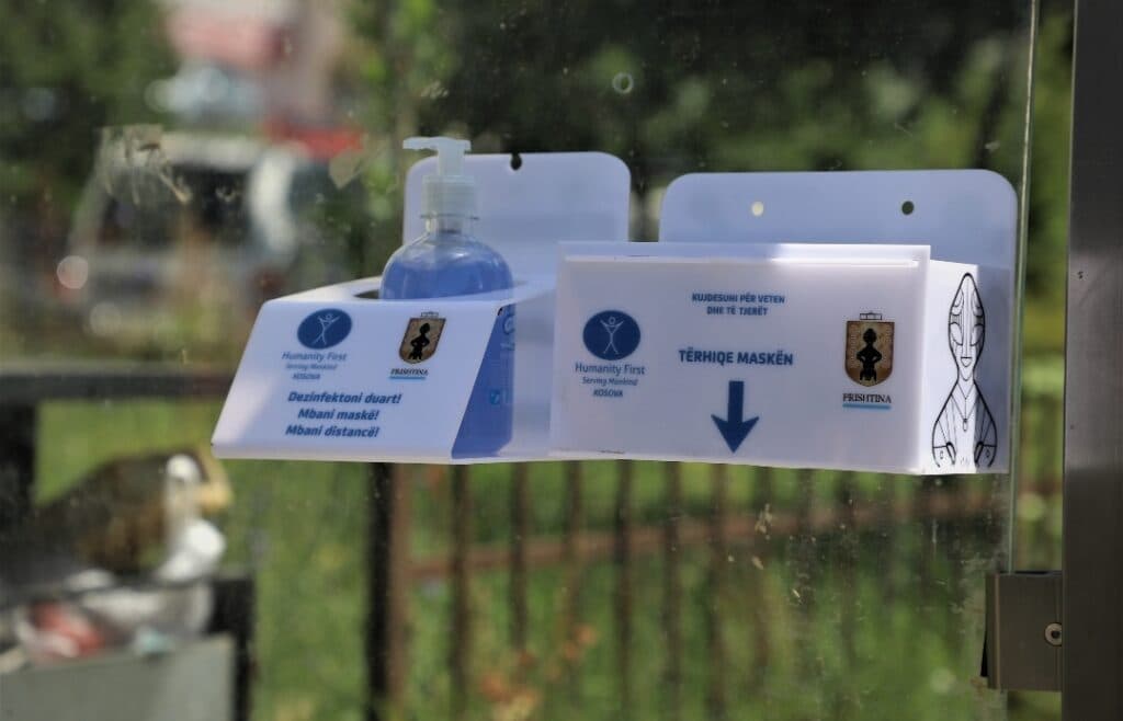 Hygiene masks and 30 stations for hand sanitisation donated by HF in Kosovo