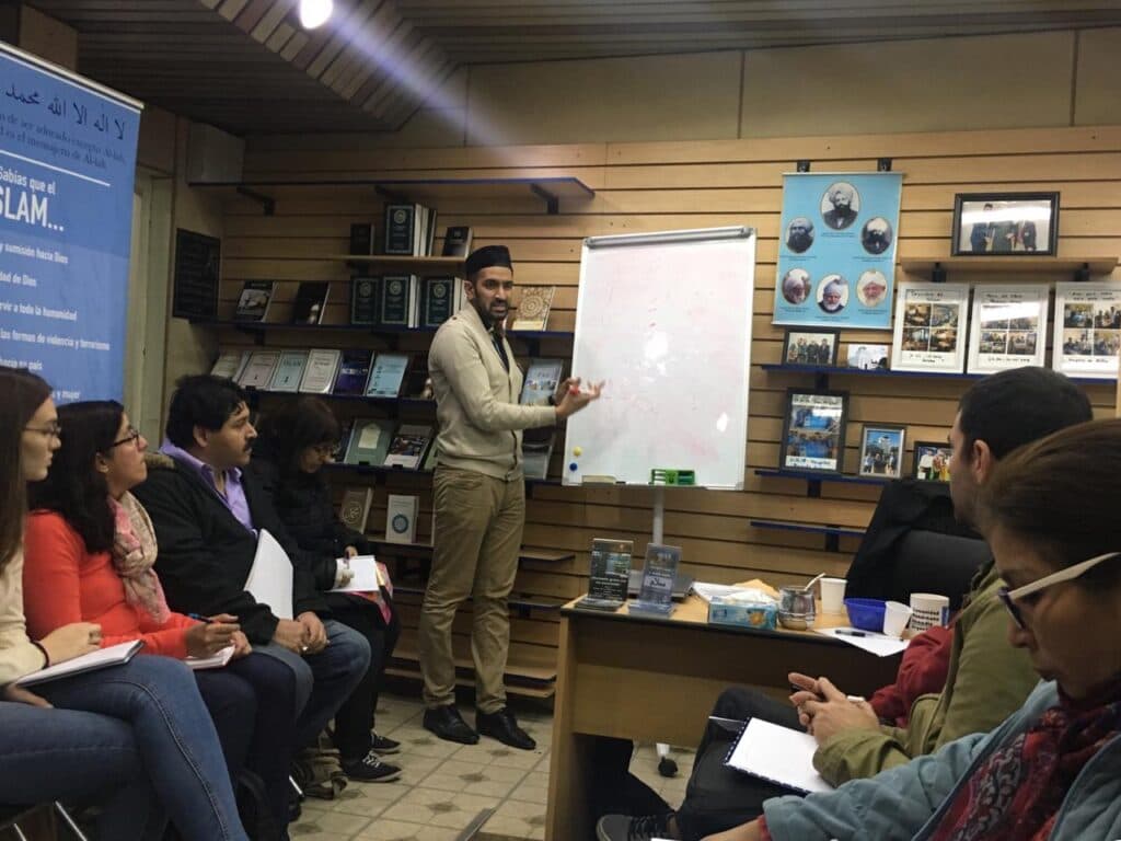 Islam in Argentina: Arabic classes, Islam and coffee shops