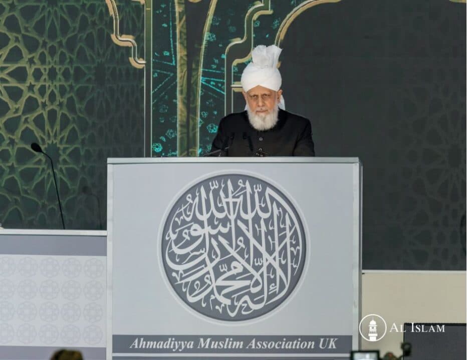 Friday Sermon – Hospitality and Our Responsibilities: Jalsa Salana UK 2021 (6 August 2021)