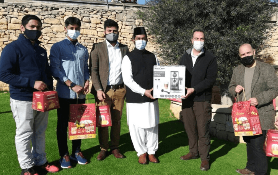 Malta Jamaat help vulnerable during festive season