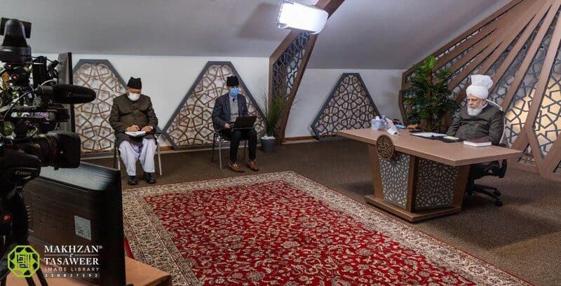 “Jamaat-e-Ahmadiyya shall continue to make progress”: UK new Ahmadi converts meet Hazrat Khalifatul Masih V