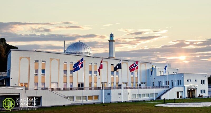 “Every moment and every day that dawns, brings with it the grace of Allah”: Members of Majlis Khuddam-ul-Ahmadiyya Norway meet Hazrat Khalifatul Masih V