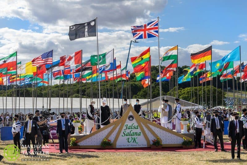 Honour your bai‘at through a spiritual and moral revolution: Hazrat Khalifatul Masih delivers the inaugural address at Jalsa Salana UK 2022