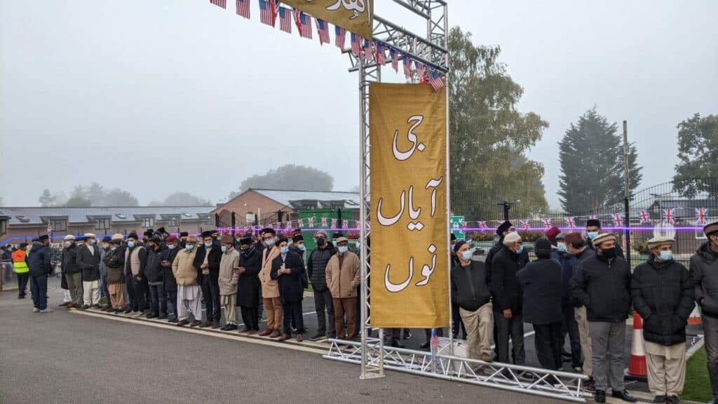 Hazrat Khalifatul Masih V returns to Islamabad following successful tour of United States