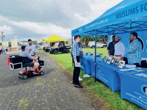This was the first time a Muslim community participated: Ahmadis preach at Mount Gambier Show, Australia