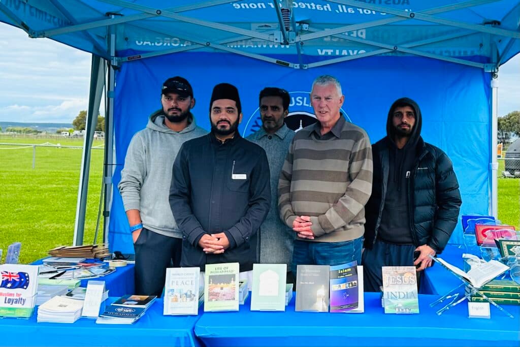 Australians welcome Ahmadi Muslims to Millicent Show