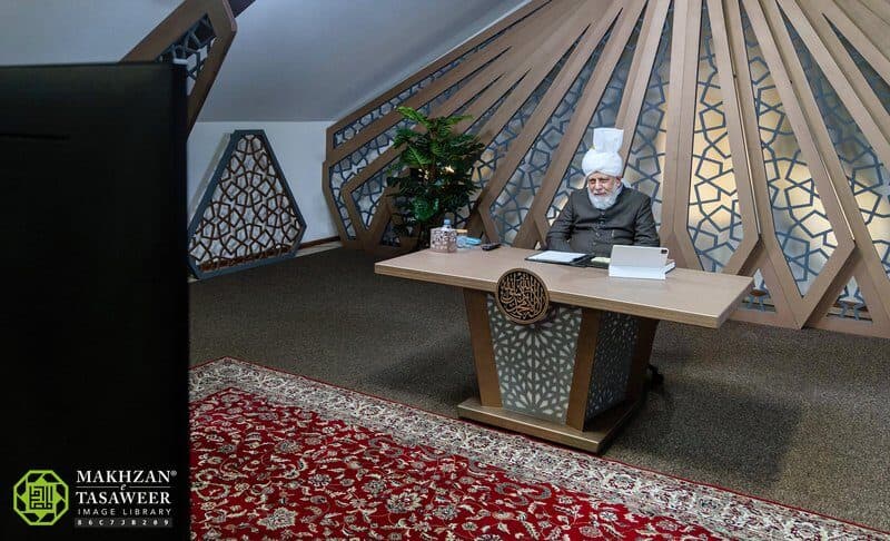 ‘Pray to Allah Almighty that He strengthens you in your faith’: Students from Lajna Imaillah Italy meet Hazrat Khalifatul Masih