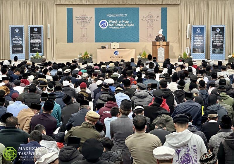 ‘Live up to your pledge to bring forth a great spiritual revolution’: Huzoor addresses UK Waqifeen-e-Nau Ijtema 2023