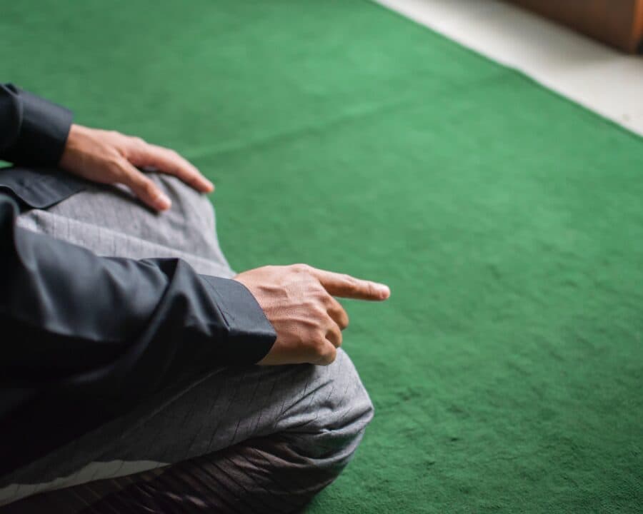 Is it permissible to take an oath in the name of the Holy Prophet (sa) or the Promised Messiah (as)?