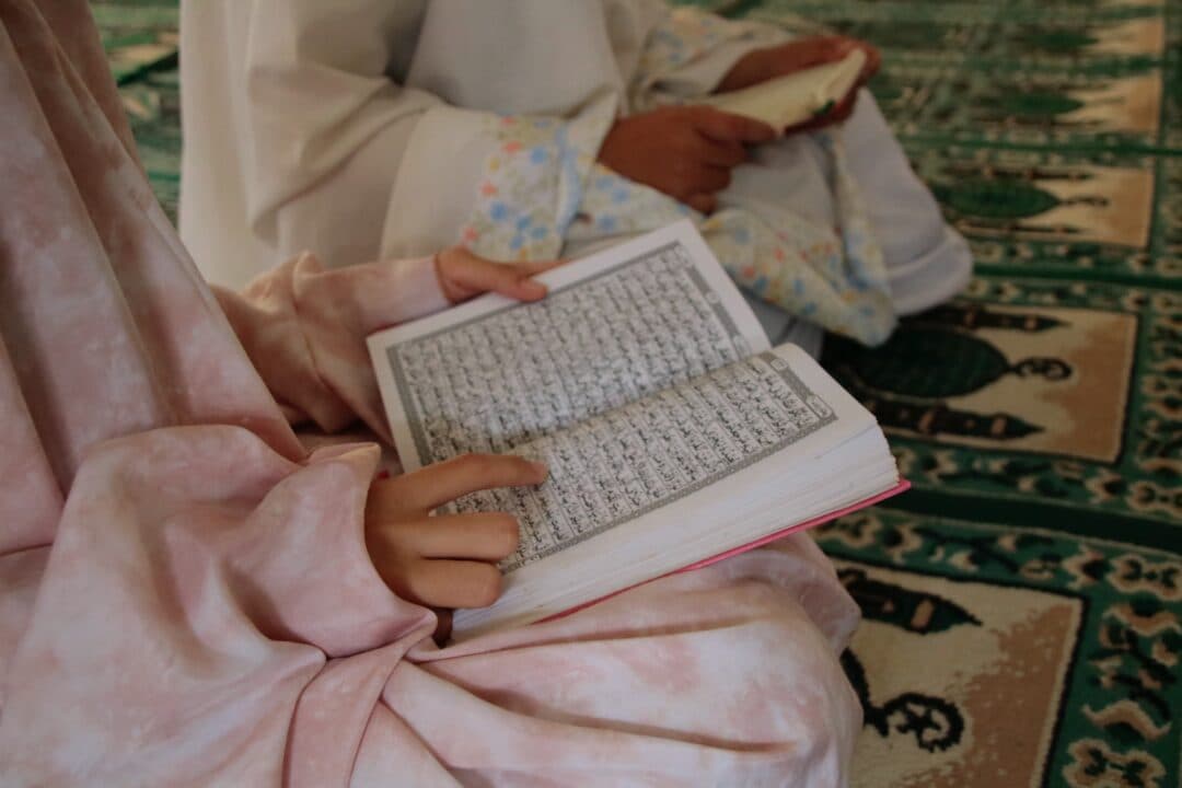 Fidya and menstruation in Islam: Is it compulsory for a menstruating woman to pay fidya due to not fasting?