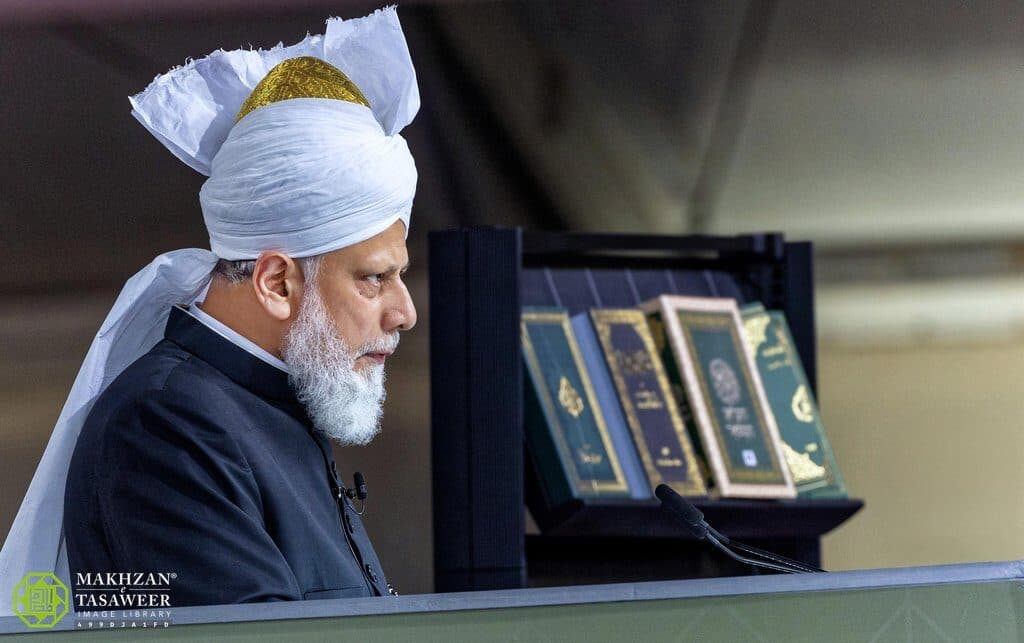Hazrat Khalifatul Masih V delivers address, reflecting on Allah’s blessings upon Jamaat