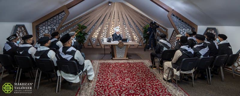 Khuddam from MKA USA East Region meet Huzoor at Islamabad