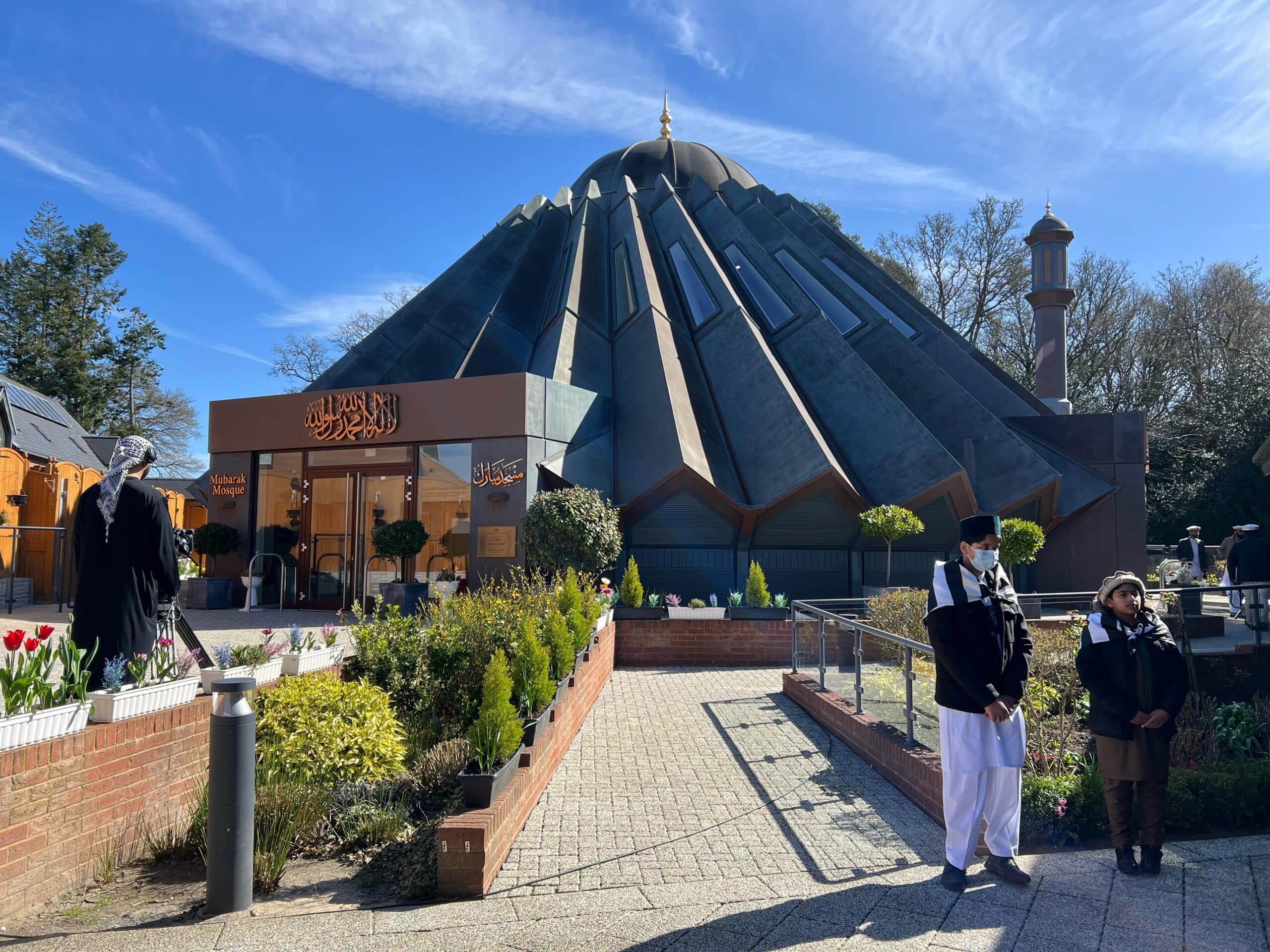 True Eid lies in continuing good deeds and sustaining Ramadan’s virtues: Highlights from Huzoor’s Eid-ul-Fitr sermon 2025