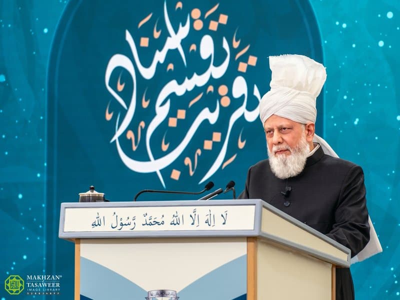 Guidance to new missionaries: Huzoor addresses graduates of Jamia Ahmadiyya at the 2025 convocation ceremony