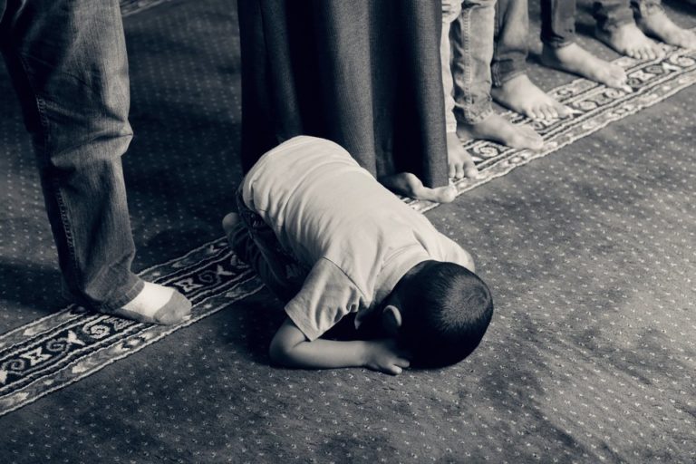Religious Upbringing Linked to Better Health and Well-Being During Early Adulthood