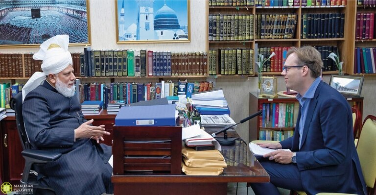 Interview with Hazrat Khalifatul Masih – For Muslim Turkish Readers