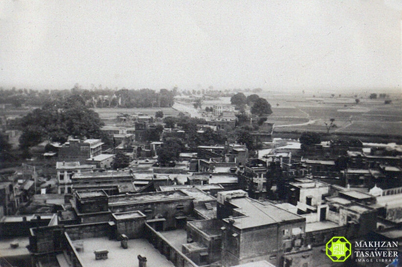 old image of mohala darul anwar from minara