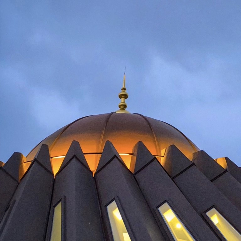 Nasirat from Germany first group to meet Huzoor in new Markaz