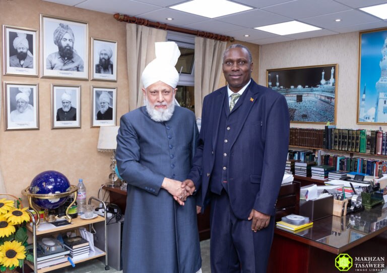 NGOs, member of European Parliament and Uganda’s high commissioner to the UK meet Huzoor (aa)