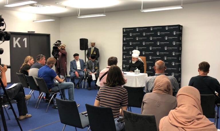 “My philosophy is, if women work outside the shade of men, they flourish better” – Huzoor speaks to German press