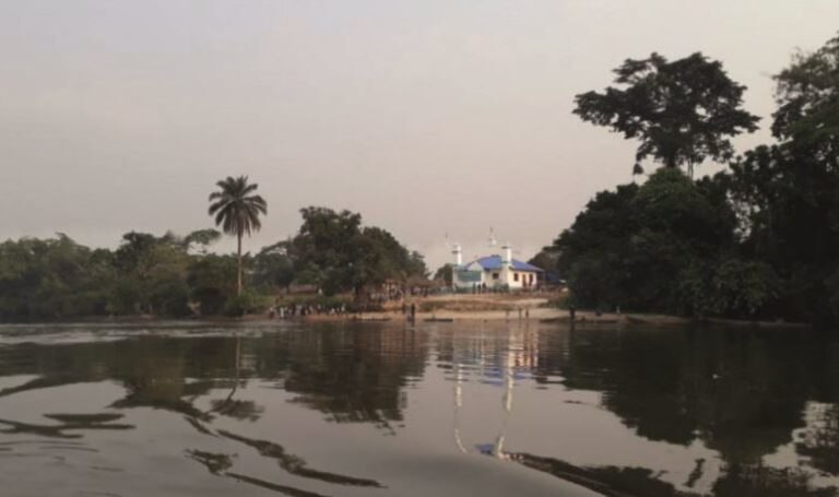 Construction of mosque in Congo Kinshasa village