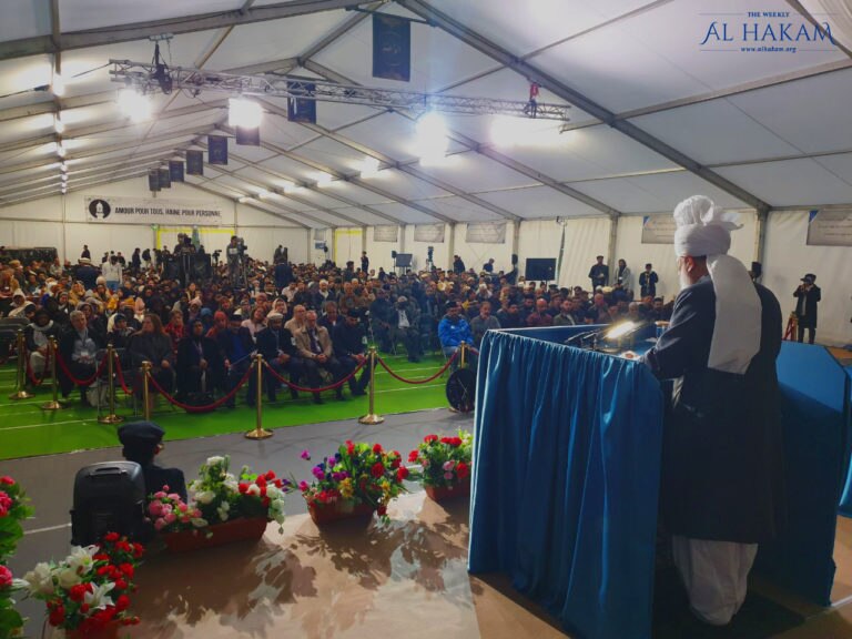 “May justice and compassion prevail” – Hazrat Khalifatul Masih V to French dignitaries and guests at Jalsa Salana France
