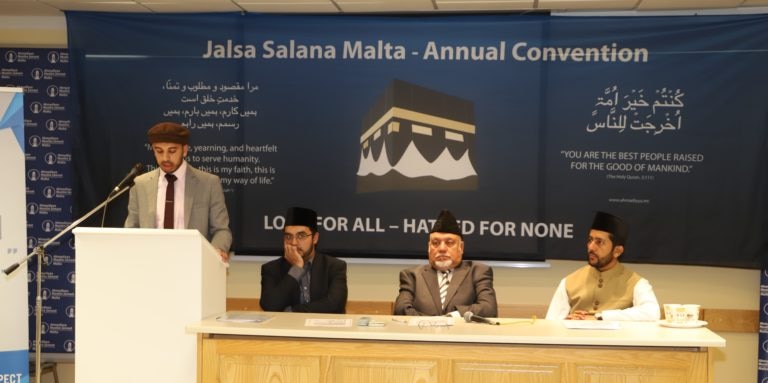 Former president of Malta attends third Jalsa Salana