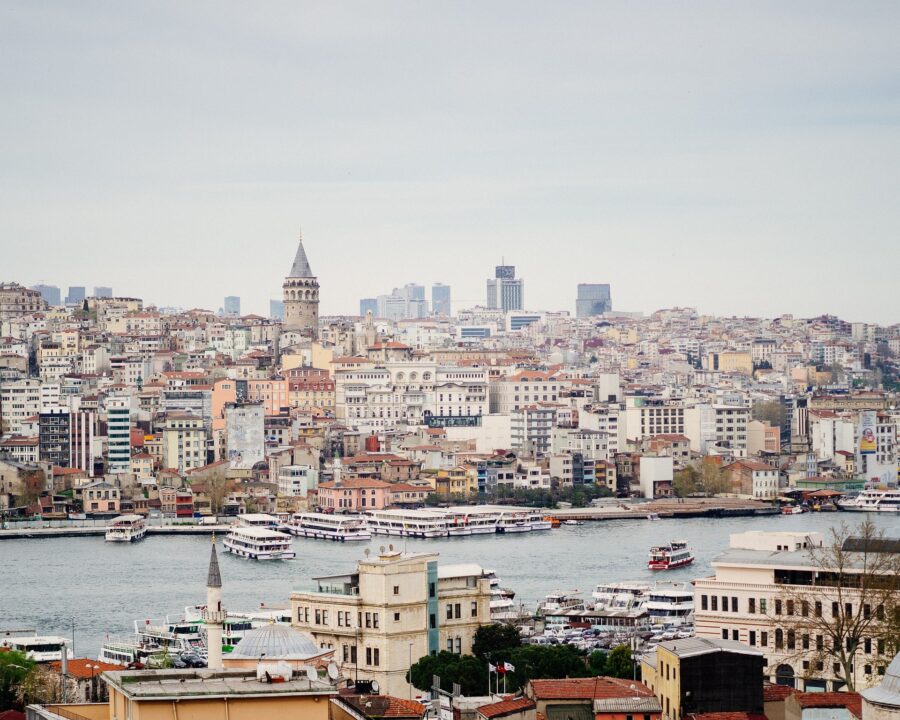 Стамбул италия. Стамбул Анатолийская сторона. Стамбул центр города. Стамбул фото города. Стамбул Кипр.
