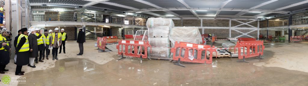 Huzoor inspects progress of new Baitul Futuh complex 3 pan2
