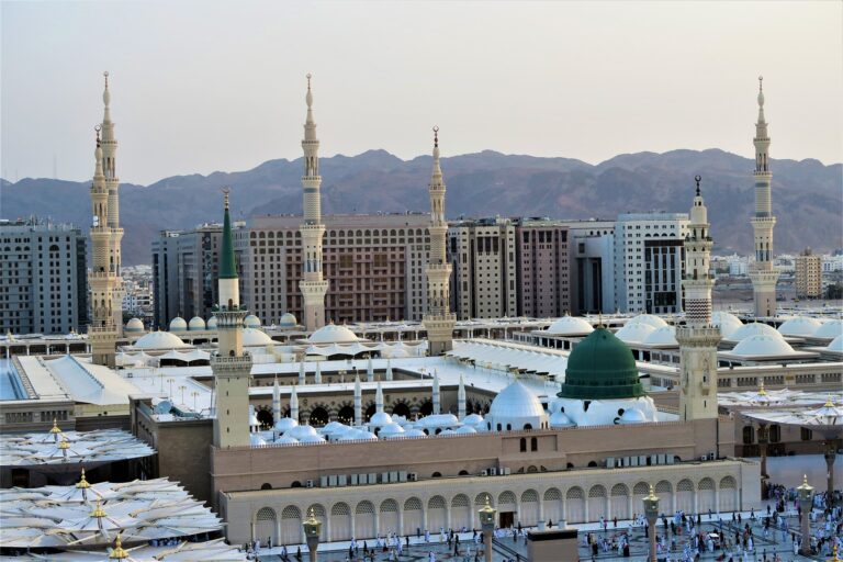 The Holy Prophet’s love and kindness for his Companions