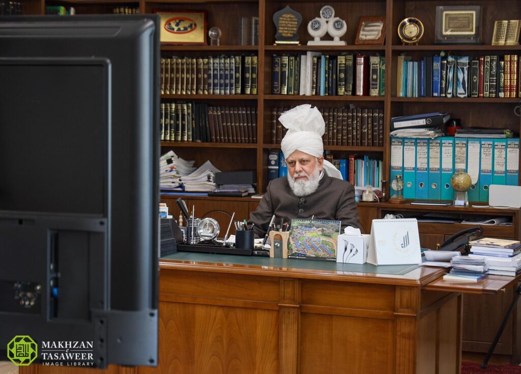“Gain that knowledge, which is useful for yourself, human beings and your religion”: Mauritius waqifaat-e-nau virtual mulaqat with Hazrat Amirul Momineen 1 20201220 132223 5FF0F284